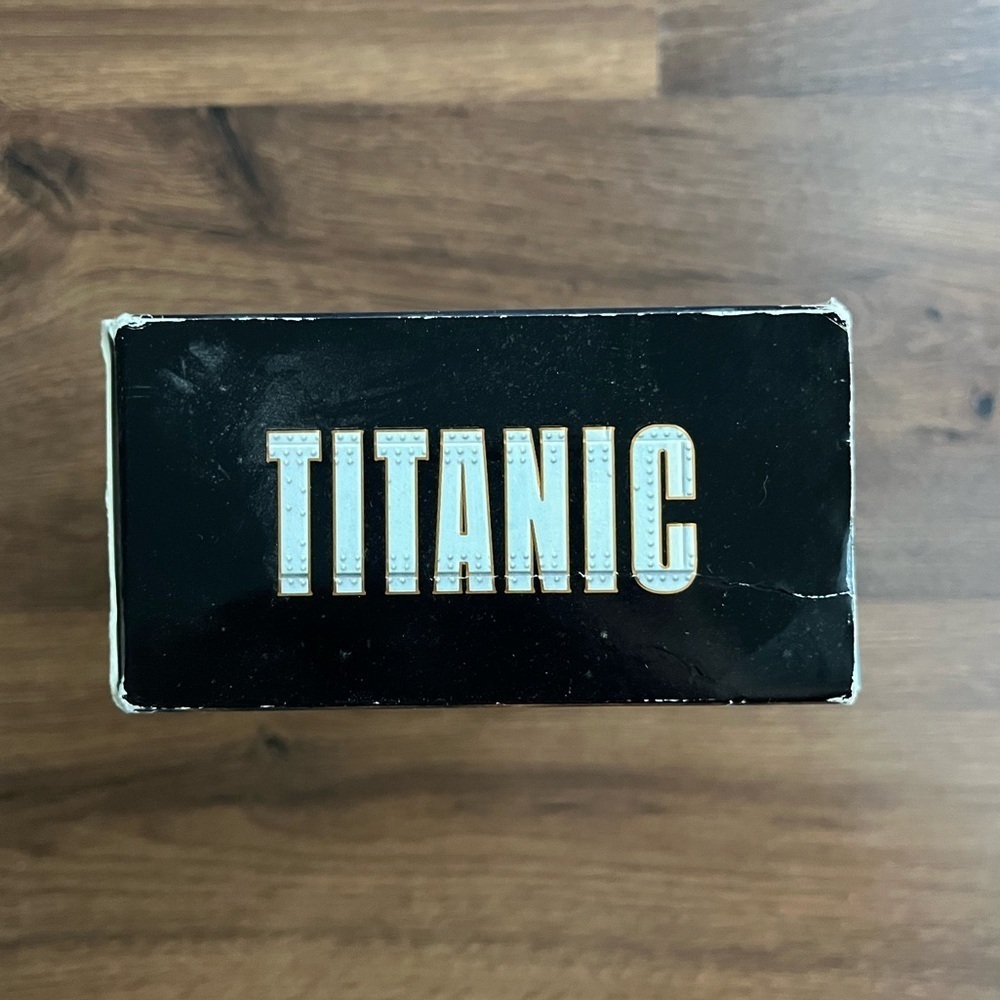 🎬 Titanic (1997) VHS 2-Tape Collector’s Set 💞 - Picture 5 of 10
